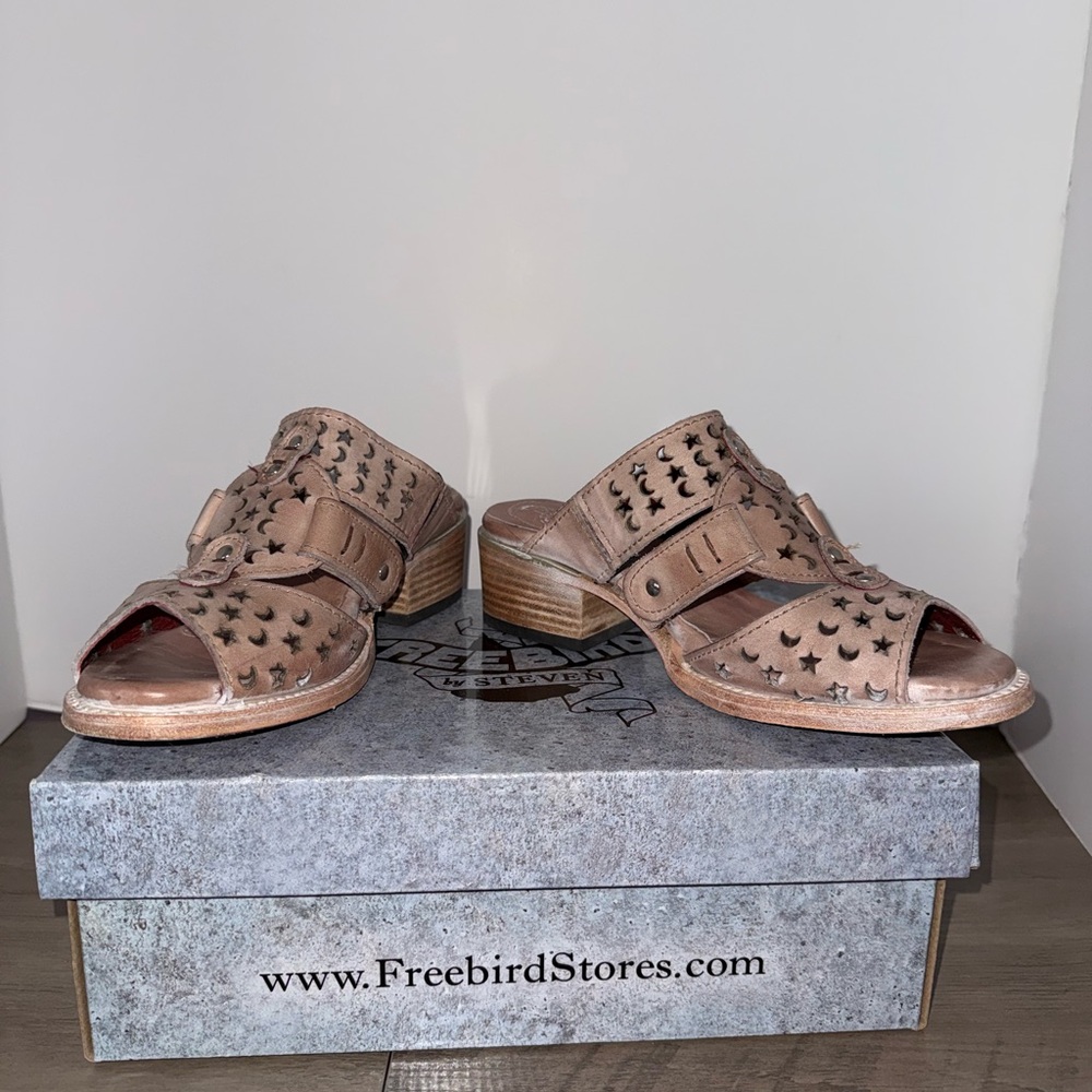 Freebird by Steven Pink Cut-Out Sandals - Picture 3 of 11